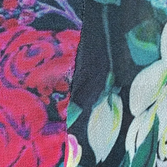 Rococo Sand Tallia ruffle bell sleeve floral top, size XS - Picture 7 of 10